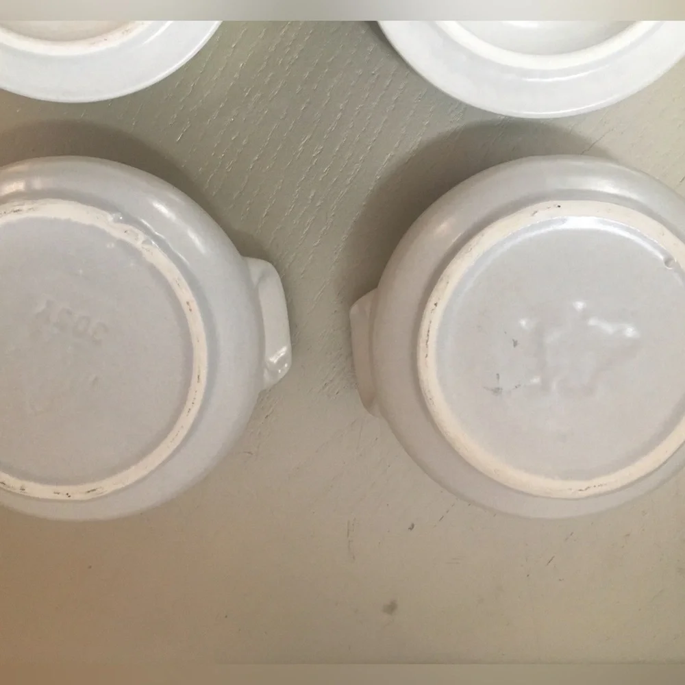 Pfaltzgraff Yorktowne 305Y‎ Individual Casserole/Chowder Bowls with Lids Pair